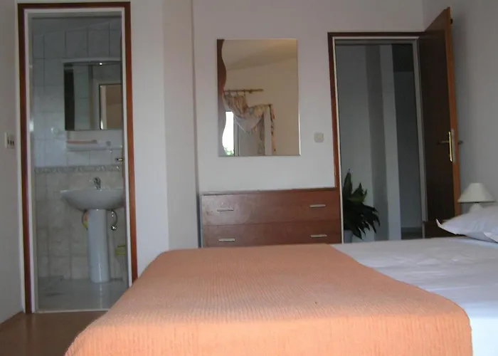 דירה With Parking Space Orebic, Peljesac - 10096 אורביץ